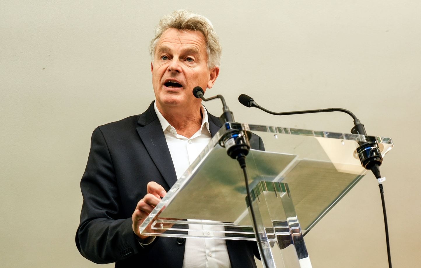 Fabien Roussel acusa al LFI de querer “disolver el PCF” en beneficio de Mélenchon Fabien Roussel acusa al LFI de querer “disolver el PCF” en beneficio de Mélenchon